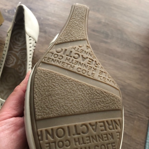 Kenneth Cole Wedge - Picture 3 of 5